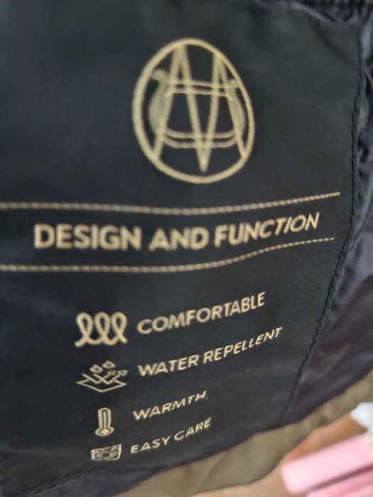 Modna kurteczka z wysoką stójką