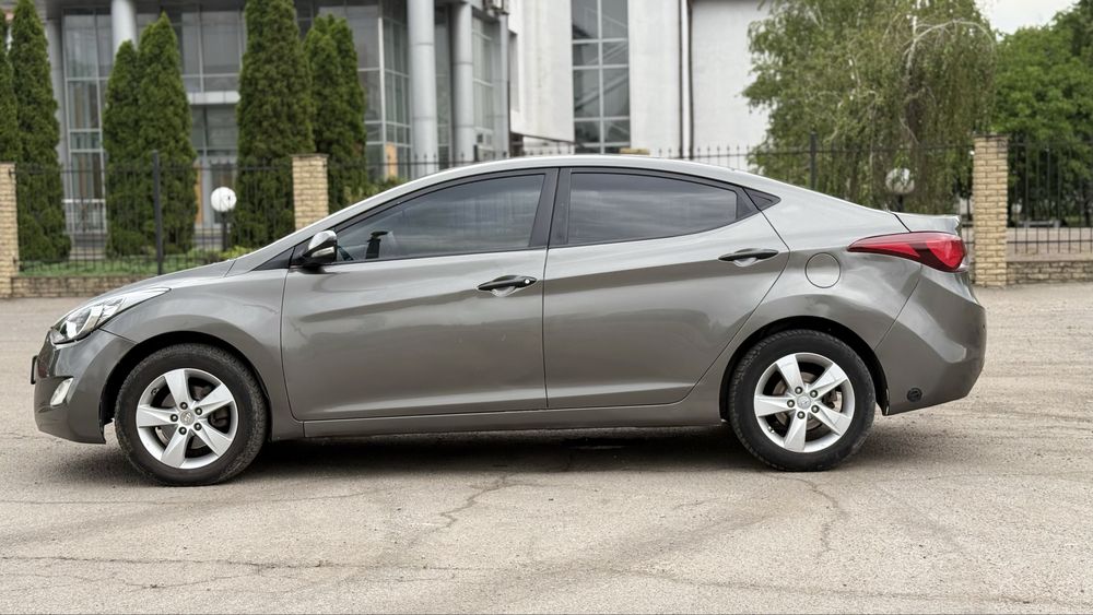 Huyndai elantra 2012, 1.8 газ/бенз