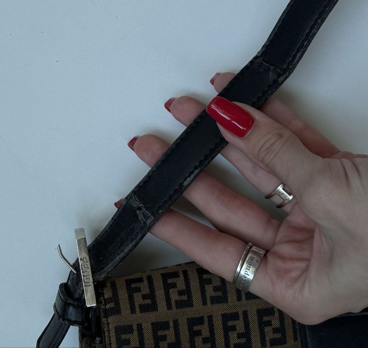 Сумка багет Fendi