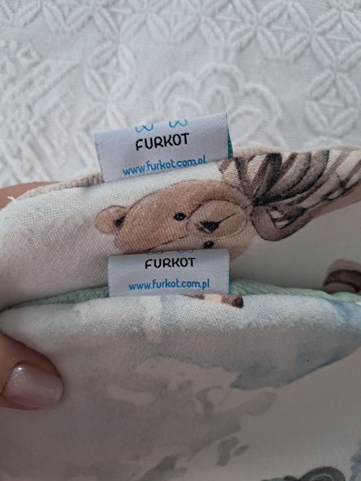 Dwie poduszki niemowlęce Furkot Velvet i bawełna