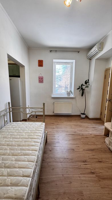 Здам 2 х кімнатну квартиру з АО по вул Бердичівській і кондиціонером