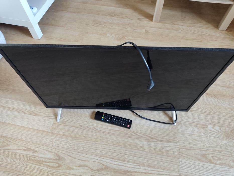TV para peças - TCL 32"