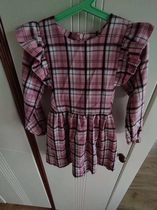 Sukienka w kratę dla dziewczynki