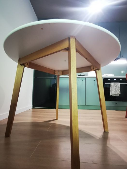 Stół okrągły JYSK Jegind 105cm biały stelaż drewno