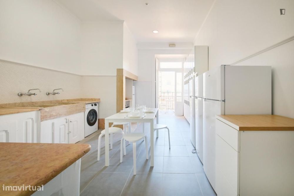 Quarto - localizado em Entrecampos Lisbon