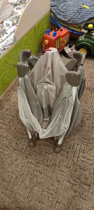 Продам дитячий манеж Carrello в чудовому стані!