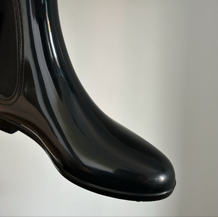 Wygodne, krótkie, damskie czarne kalosze - z połyskiem, rozmiar 39