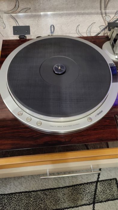 Виниловый проигрыватель Victor QL-Y77F