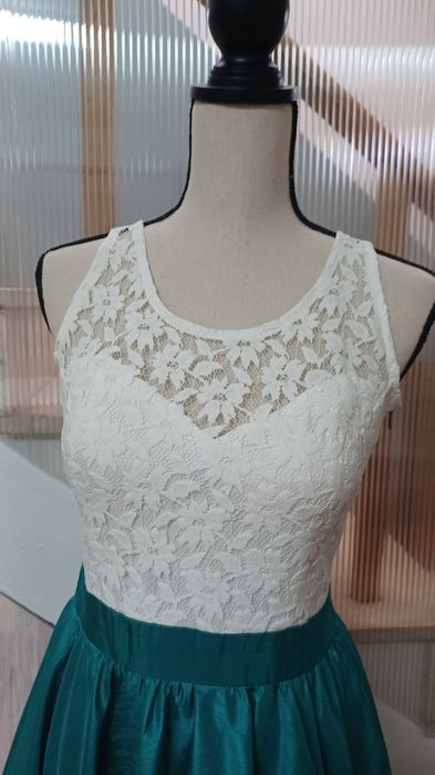 Vestido verde e branco
