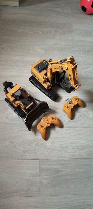 Máquinas escavadoras huina troco por scale