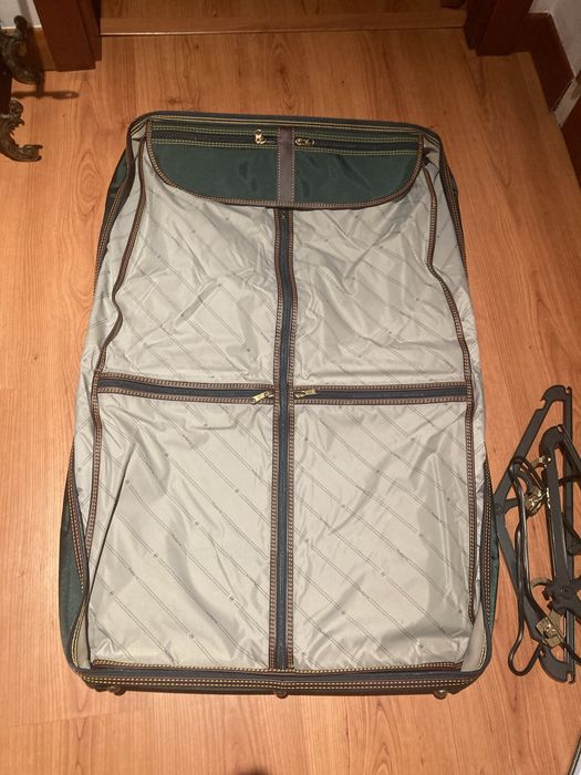 Porta fatos marca Modarte ( novo)