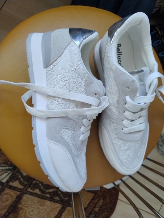 Buty sportowe damskie 39 nowe