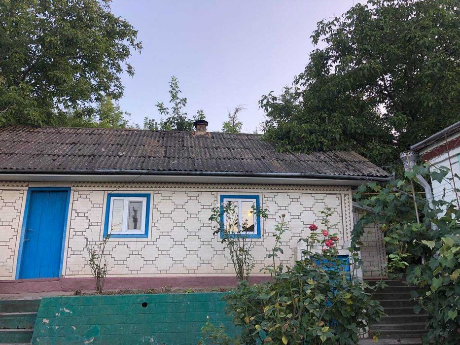 Продається садиба в центрі села Ободівка