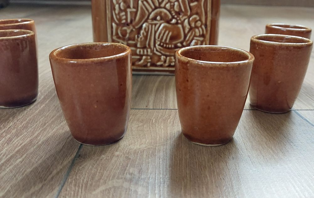 Ceramiczna karafka PRL