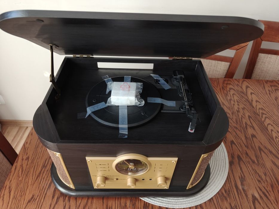 Gramofon z głośnikami i Bluetooth