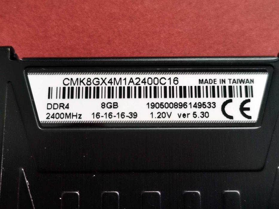 DDR4 8GB Corsair VengeAnce 2400 -Komputer