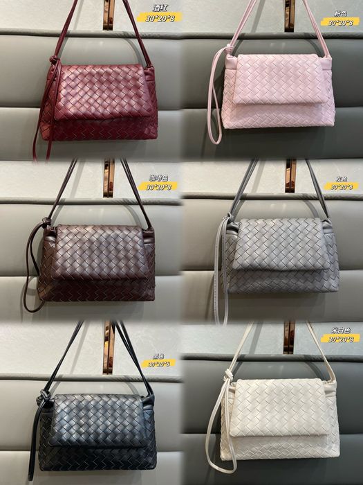 Жіноча сумка Bottega Veneta молочний