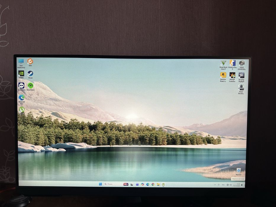 Продам ігровий комʼютер , стіл , крісло , мишку , клавіатуру