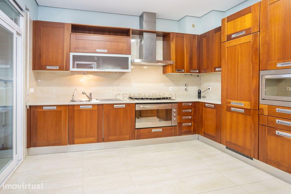 Um Apartamento com Alma de Moradia ; T3+1 + Terraço de 143 m²