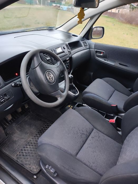 Toyota Corolla Verso 2 litry diesel