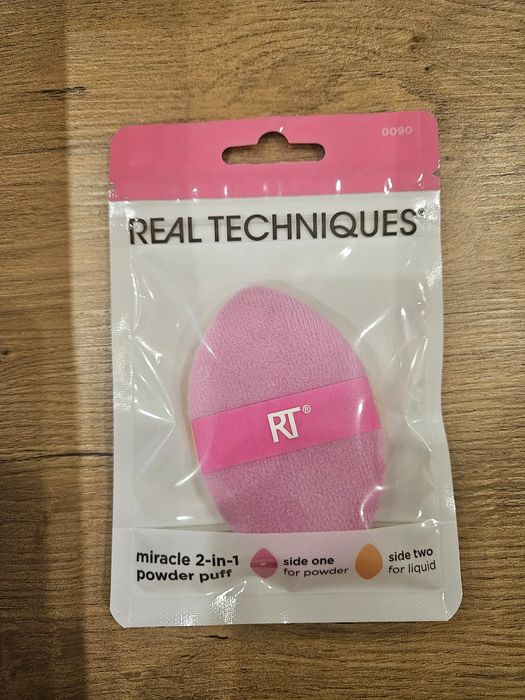 Real Techniques Miracle 2 in 1 powder puff gąbka do makijażu