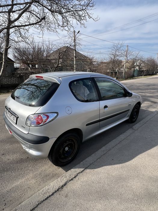 Продам Peugeot 206