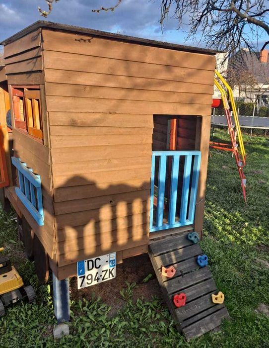 Domek ogrodowy samochodzik plus duża zjeżdżalnia