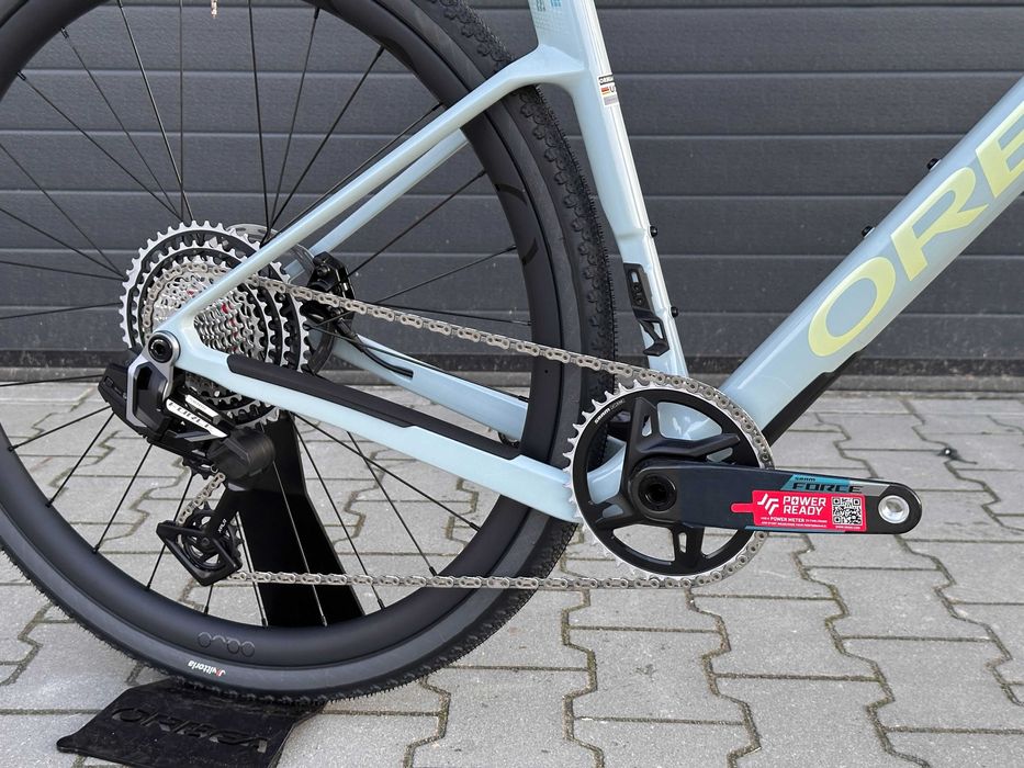 Rower gravelowy Orbea Terra M21e Tanie koła OQUO rc30team S oraz M