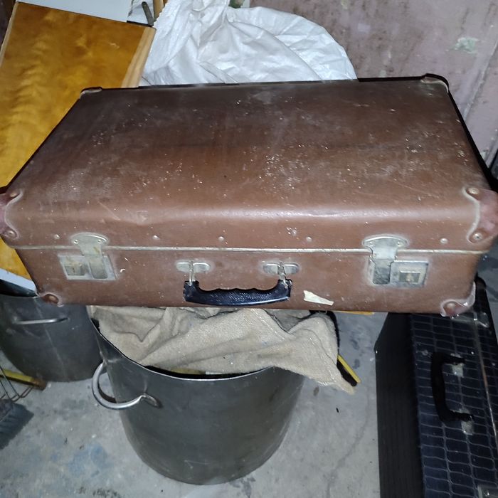 Продам недорого валізи часів союзу