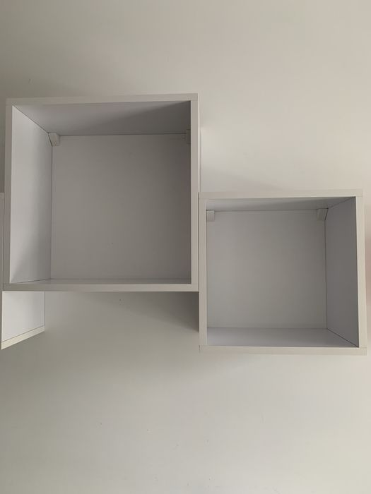 Białe uniwersalne półki wiszące