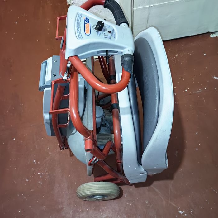 портативнє складнє крісло моторизоване