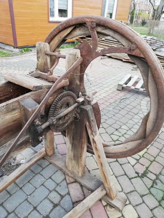 Sieczkarnia na pas tramsmisyiny i na kolbę w