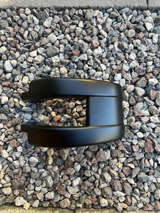 Obudowa ramion LEWA krótkie lusterko Iveco Daily