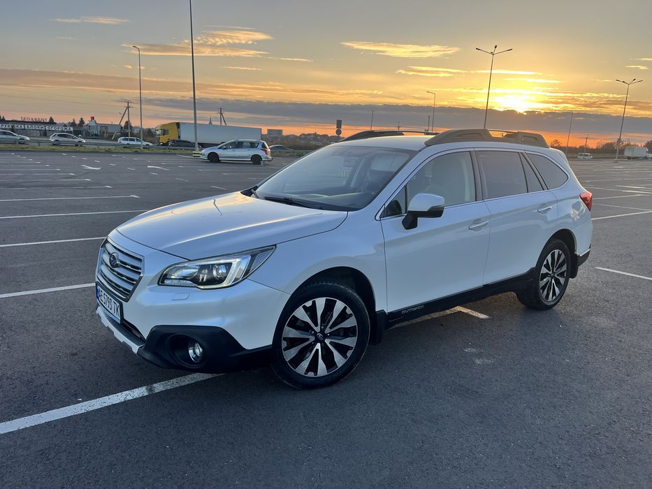 Subaru Outback 2015 Офіційний автомобіль