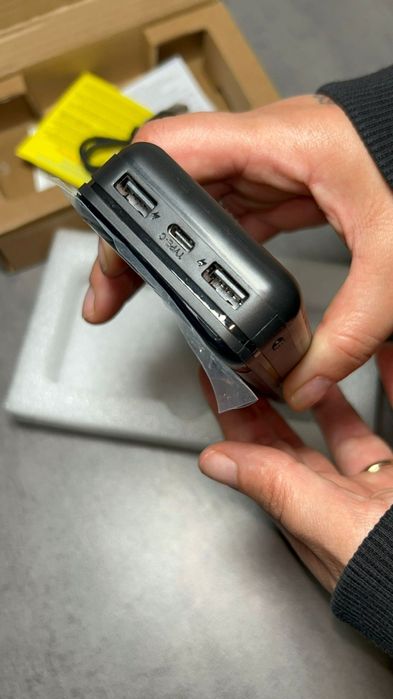 Bateria com capacidade de 20000mha composta por carbono