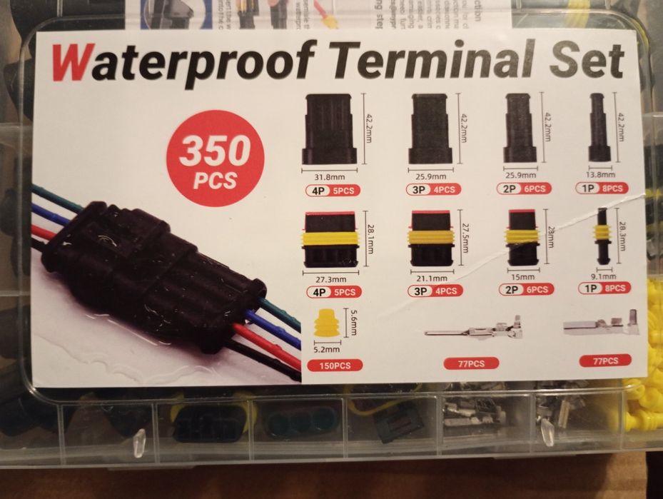 Zestaw szczypce do przewodów oraz 350  złączek, kostek itp.