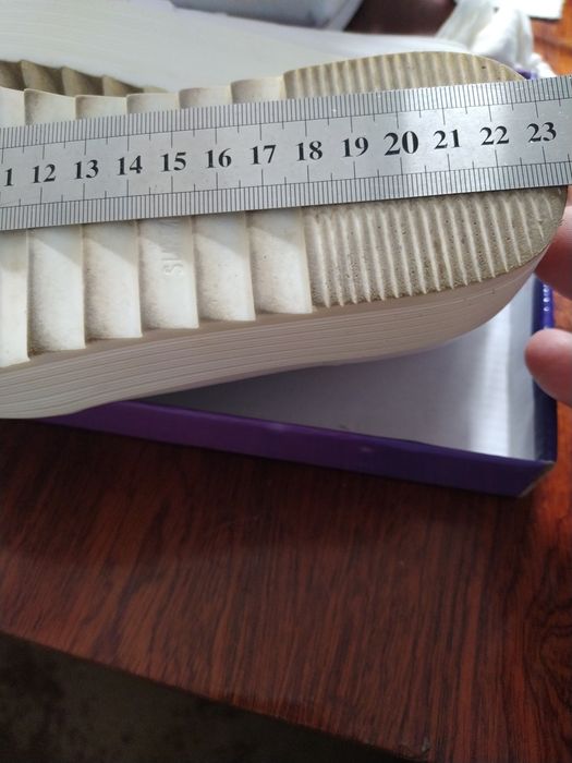 кроси, кеди,мокасини