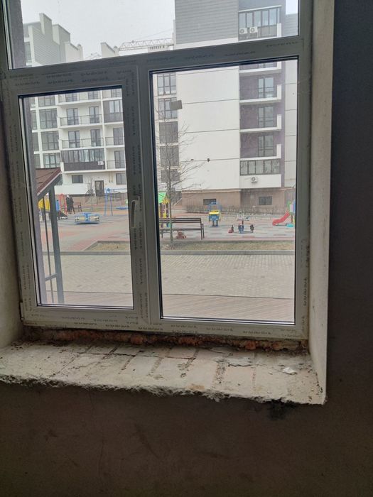 Продам комерційне приміщення в м Обухів,  ЖК Парковий Квартал