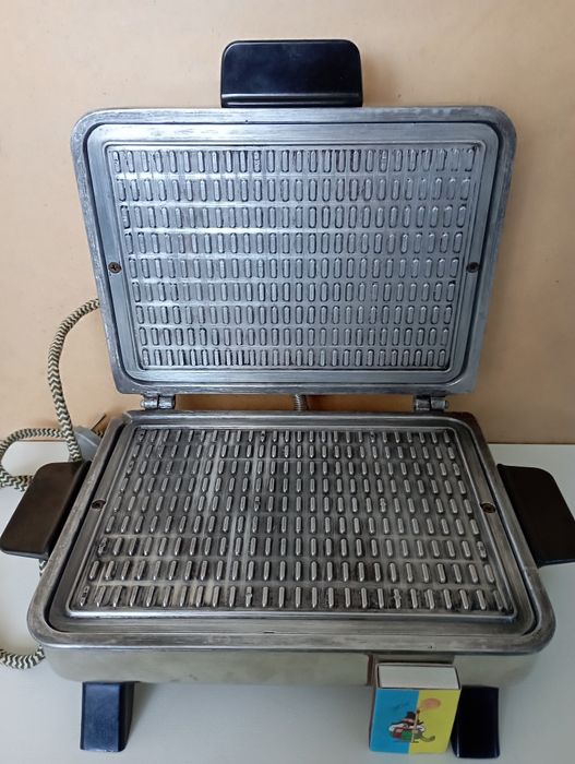 Вафельница.Электрическая.