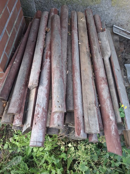 Drewniane paliki półokrągłe