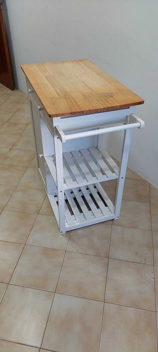 Móvel de apoio a cozinha