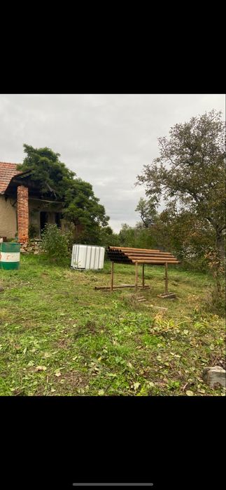 Продаю велику земельну ділянку та будинок