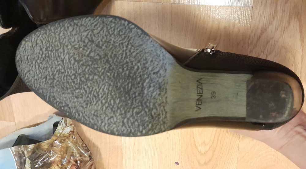 Botki  skórzane Venezia rozm. 39