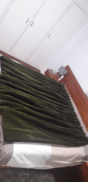 Conjunto de DOIS Cortinados de Veludo Verde Opacos