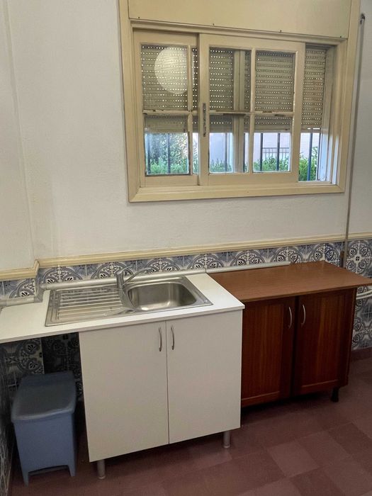 Quartos mobilados em moradia T4 na Alta de Coimbra para Estudantes