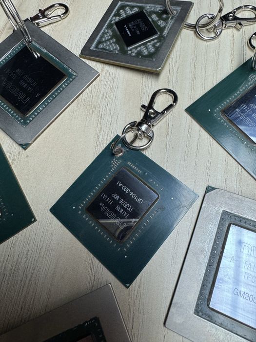 Brelok  Breloki gpu prezent GTX RTX RX ARC