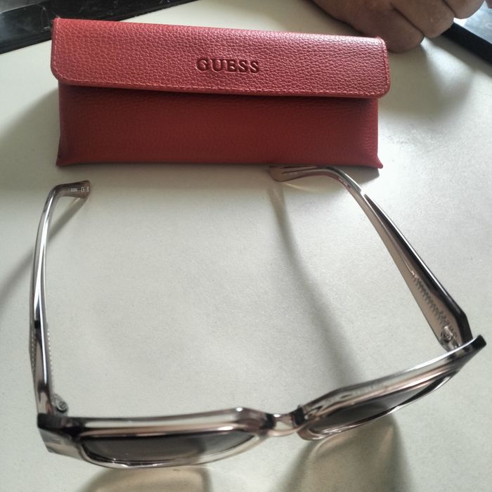 Соецезахисні окуляри GUESS