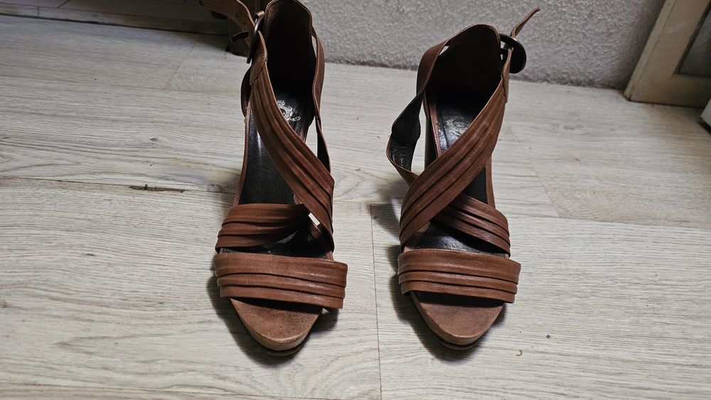 Sapatos em bom estado