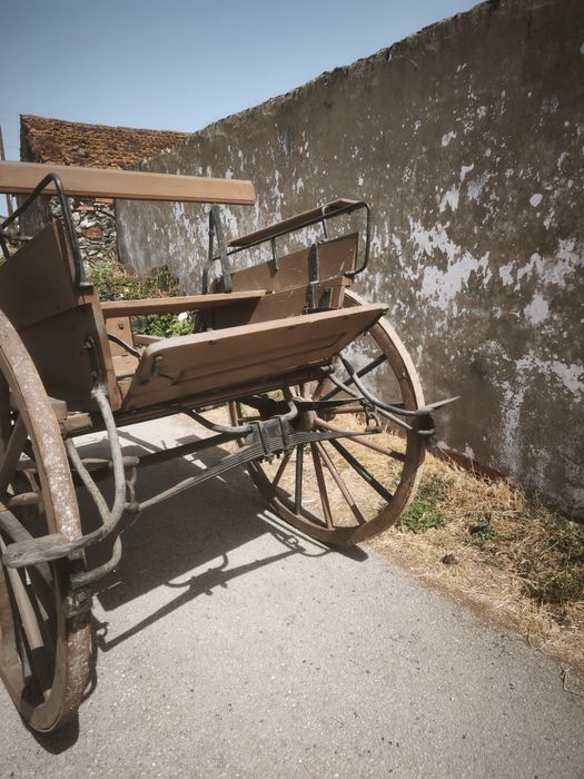Charrete clássica em ótimo estado