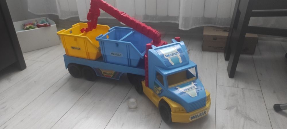 Wader Super Truck z kontenerami budowlanymi 75cm.